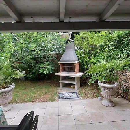 Moderne Mit Terrasse, Garten, Wifi, Bbq Appartement Baška
