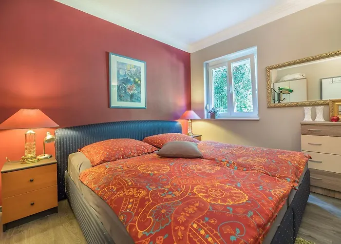 شقة Moderne Mit Terrasse, Garten, Wifi, Bbq