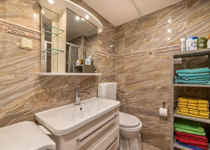 Moderne Mit Terrasse, Garten, Wifi, Bbq * باشْكا