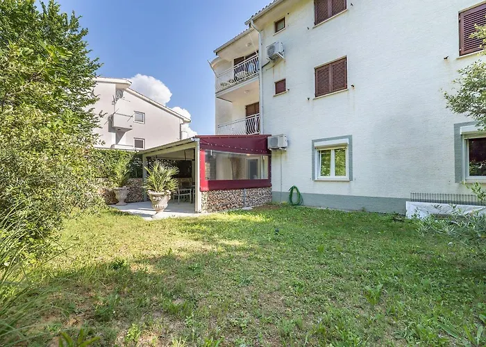 Moderne Mit Terrasse, Garten, Wifi, Bbq Appartement Baška