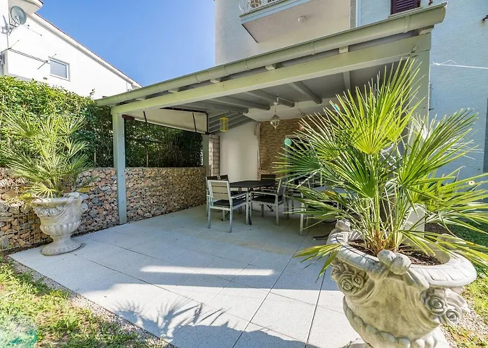 Moderne Mit Terrasse, Garten, Wifi, Bbq باشْكا