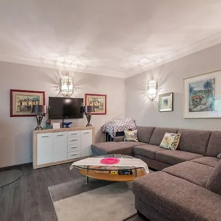 Moderne Mit Terrasse, Garten, Wifi, Bbq *