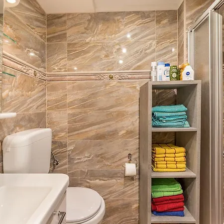 Moderne Mit Terrasse, Garten, Wifi, Bbq 바슈카