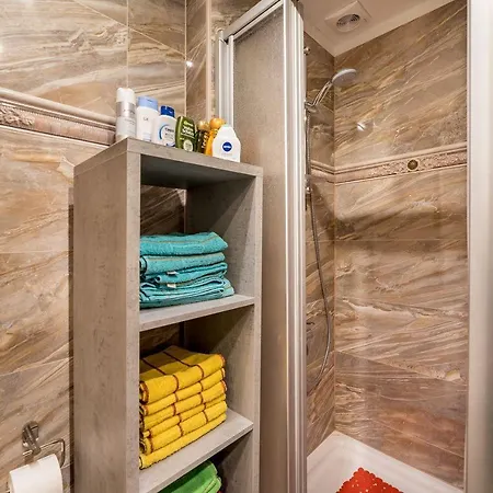 Moderne Mit Terrasse, Garten, Wifi, Bbq * 바슈카